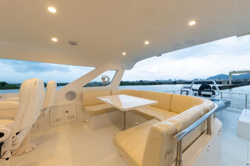 Selene 62 Explorer