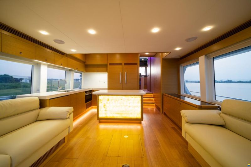 Selene 62 Explorer