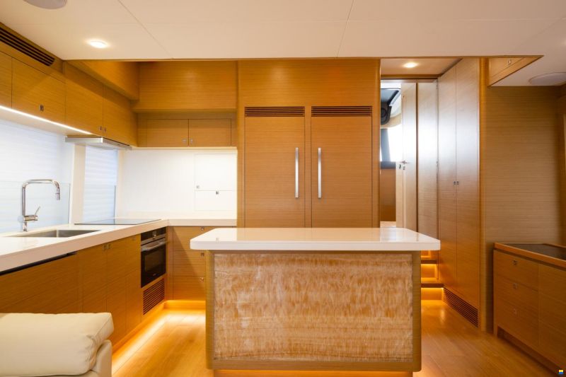 Selene 62 Explorer