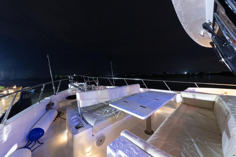 Selene 62 Explorer