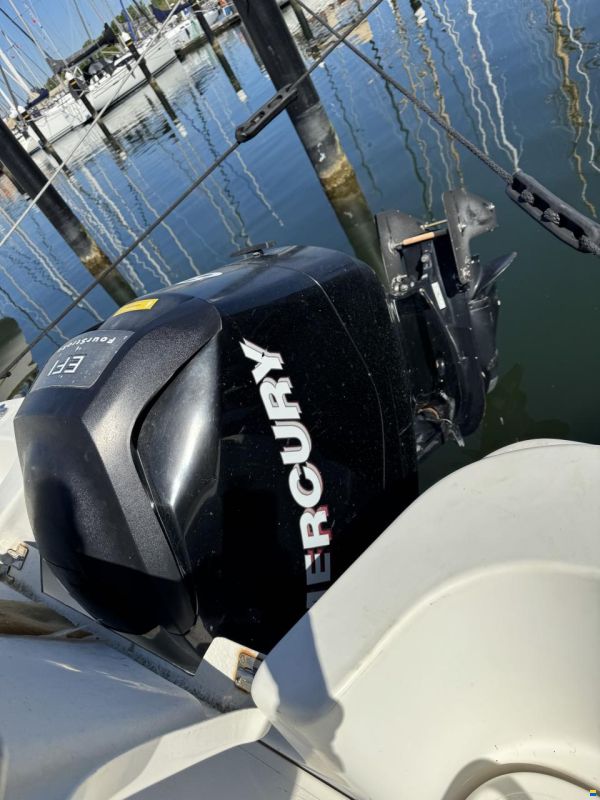 Quicksilver Pilothouse