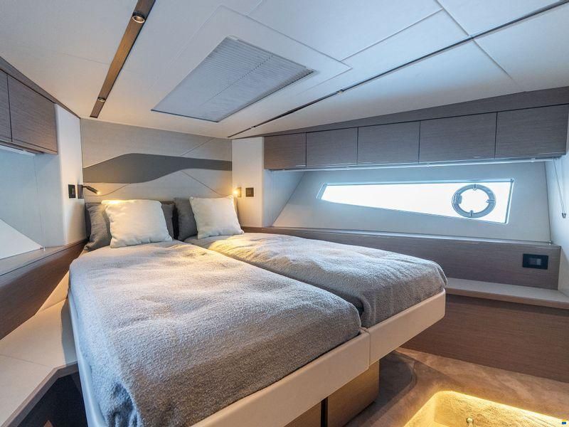 Sunseeker Predator 55 EVO