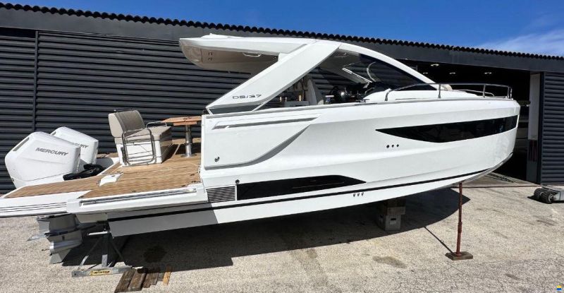 Jeanneau DB37 OB