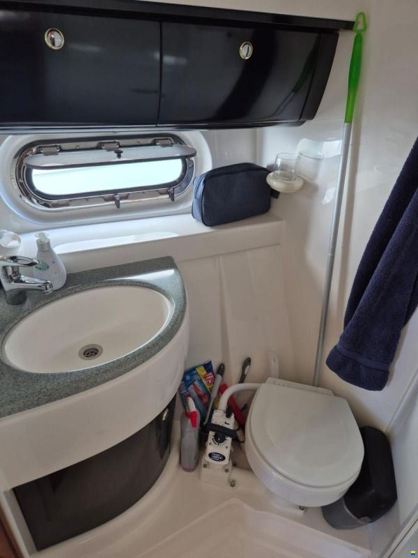 Sealine F37