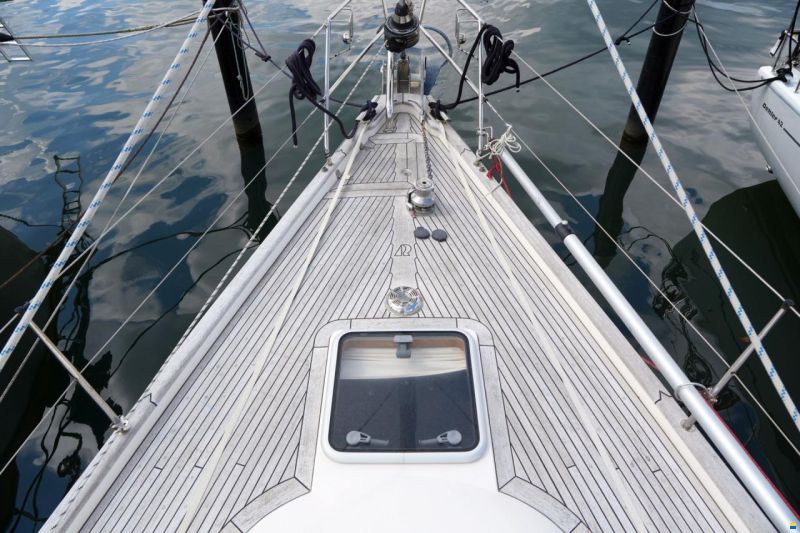 Hallberg-Rassy 37