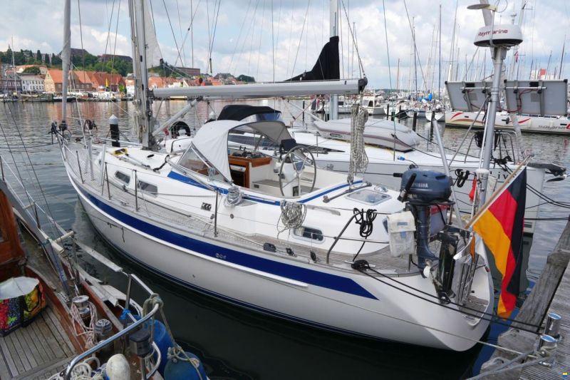 Hallberg-Rassy 37