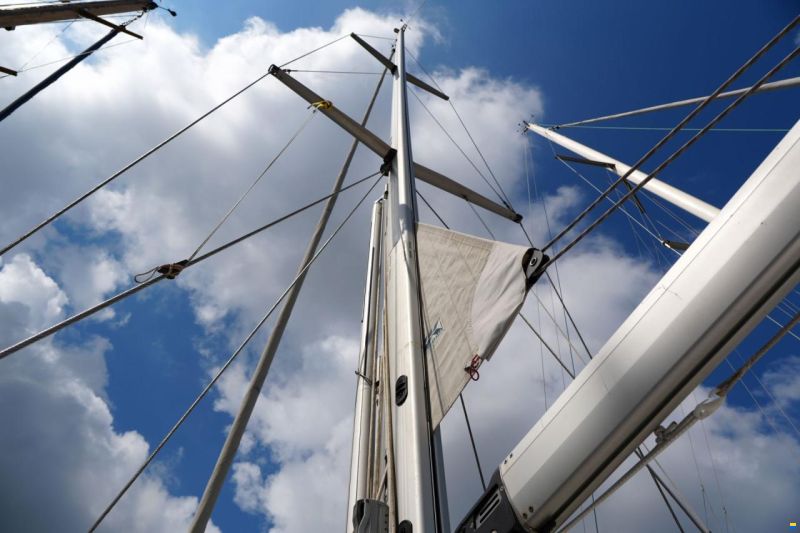 Hallberg-Rassy 37