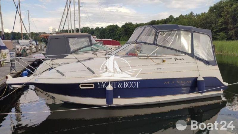 Maxum 2400 SCR