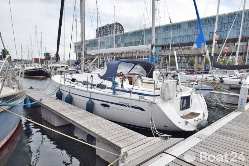 Bavaria-39-Cruiser-ext10.jpg