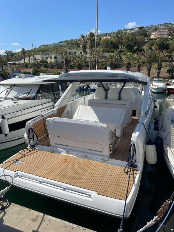 Jeanneau DB37 IB
