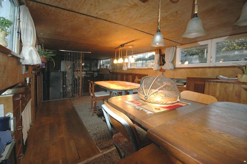 Luxemotor, Wohnschiff