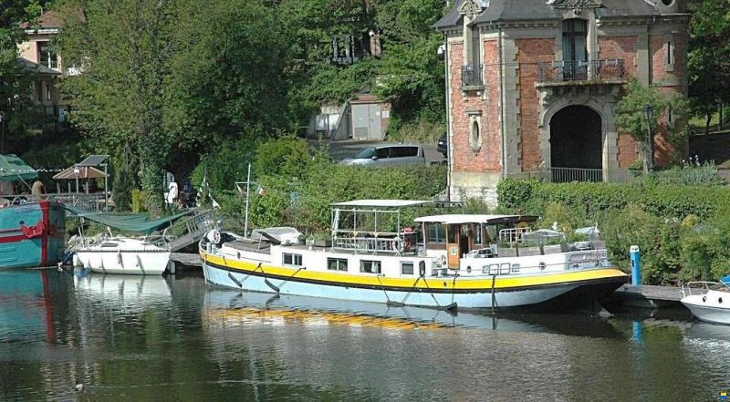 Luxemotor, Wohnschiff