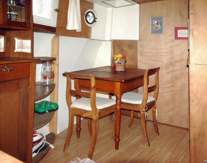 Luxemotor, Wohnschiff