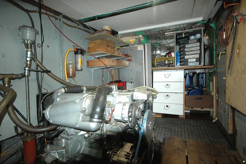 Luxemotor, Wohnschiff