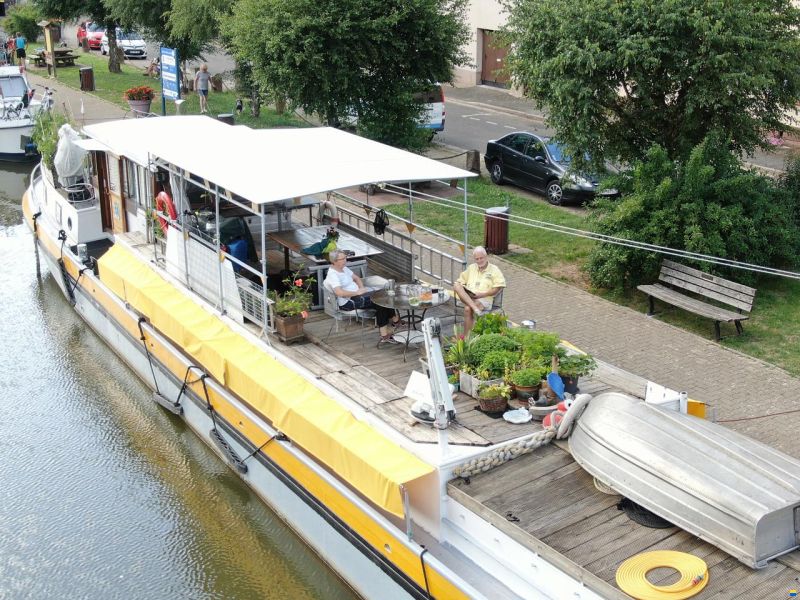 Luxemotor, Wohnschiff