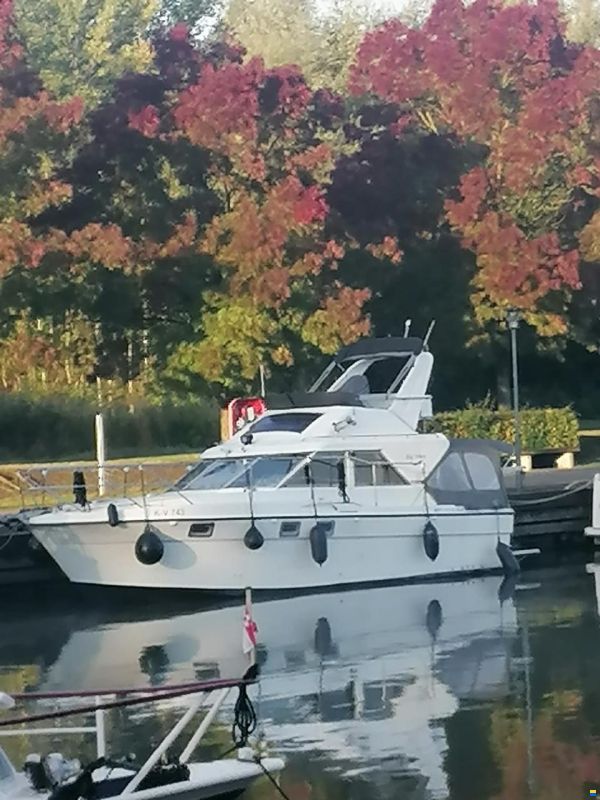 Fairline Corniche