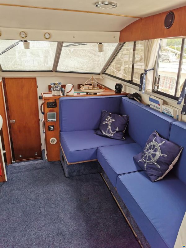 Fairline Corniche