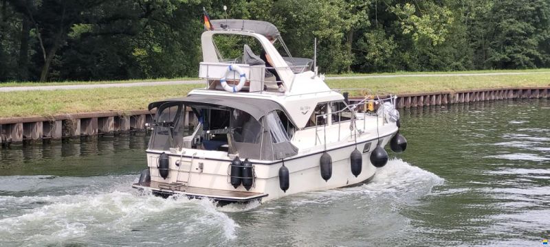Fairline Corniche