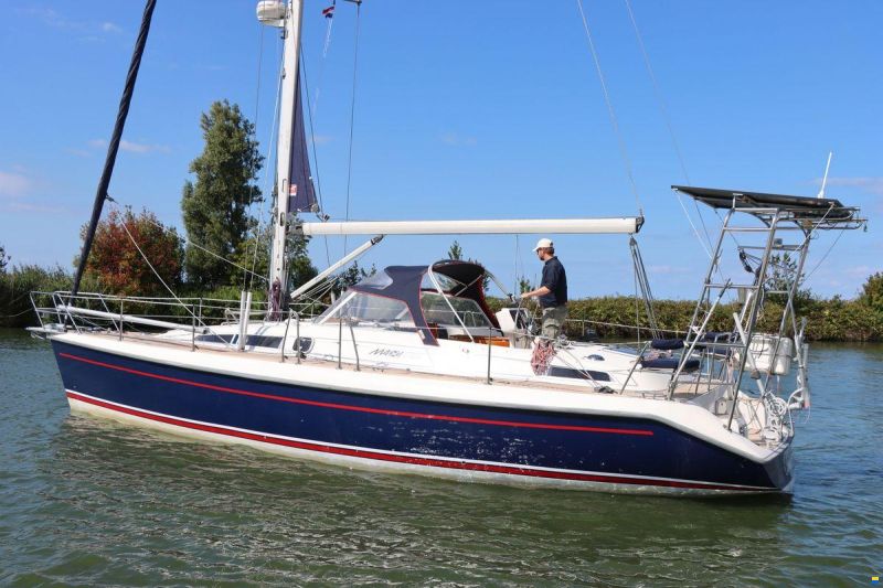 Maxi 38