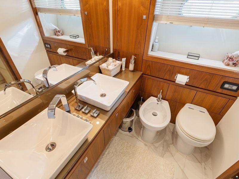Sunseeker Predator 92