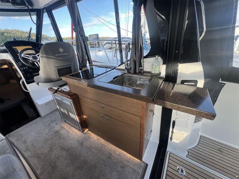 Jeanneau Merry Fisher 895