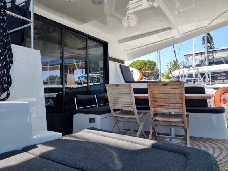 Lagoon 42
