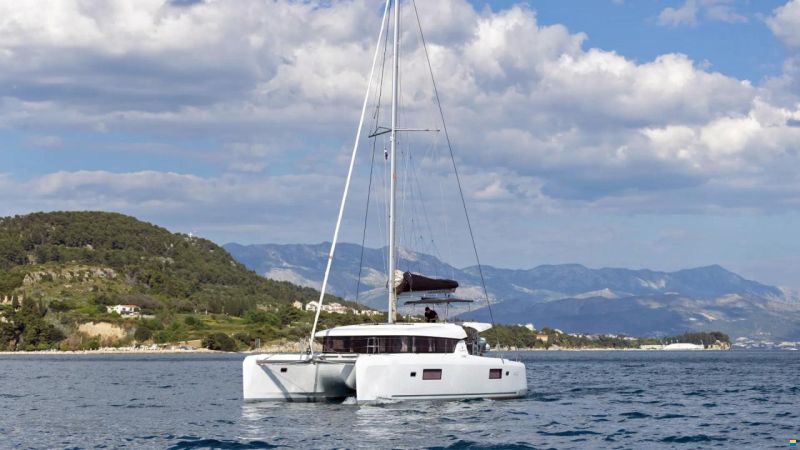 Lagoon 42