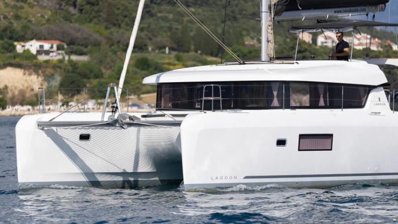 Lagoon 42