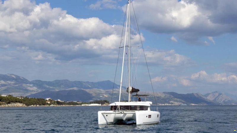 Lagoon 42