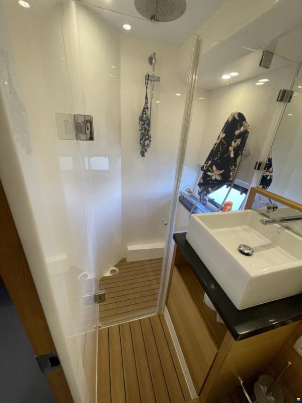 Sealine C 48
