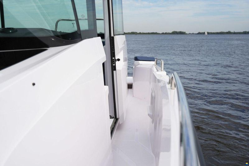 Axopar 29 XC Cross Cabin