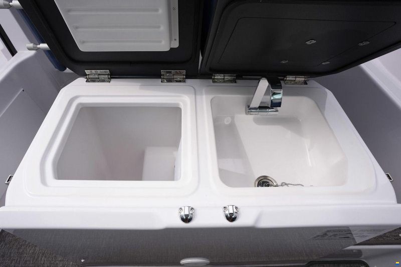 Axopar 29 XC Cross Cabin