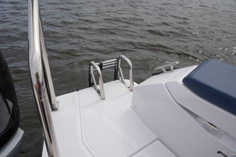 Axopar 29 XC Cross Cabin
