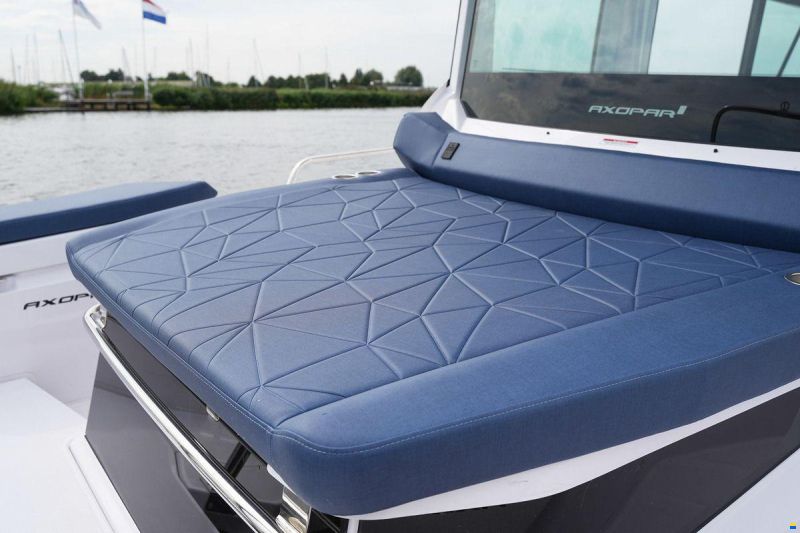 Axopar 29 XC Cross Cabin