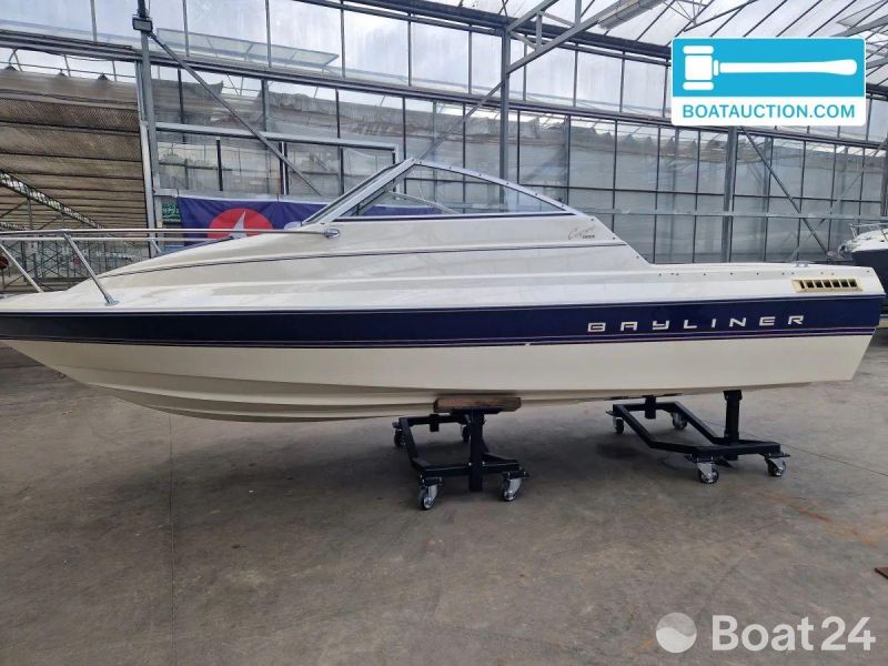 Bayliner 1952 CAPRI