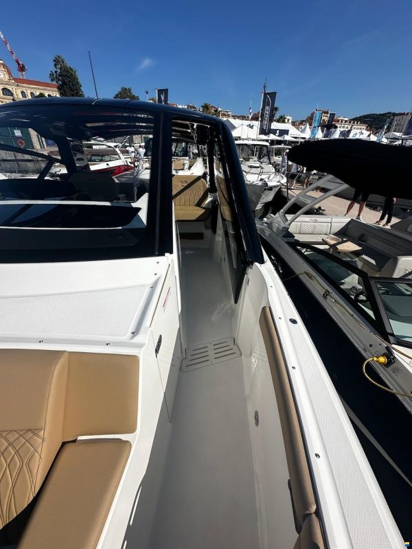 Sea Ray Sundancer 370