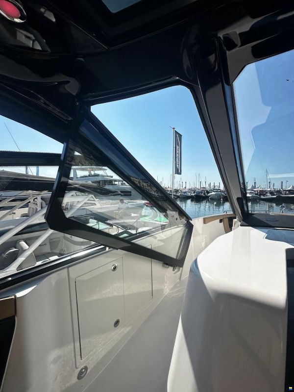 Sea Ray Sundancer 370