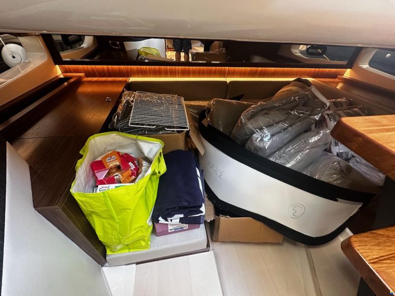 Sea Ray Sundancer 370
