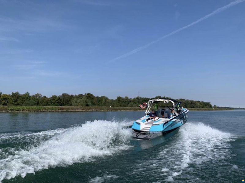 Correct Craft Super Air Nautique G23
