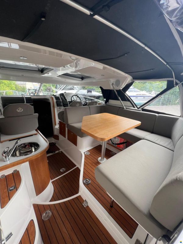 Aquador 27HT (NP: CHF 240'000.–)