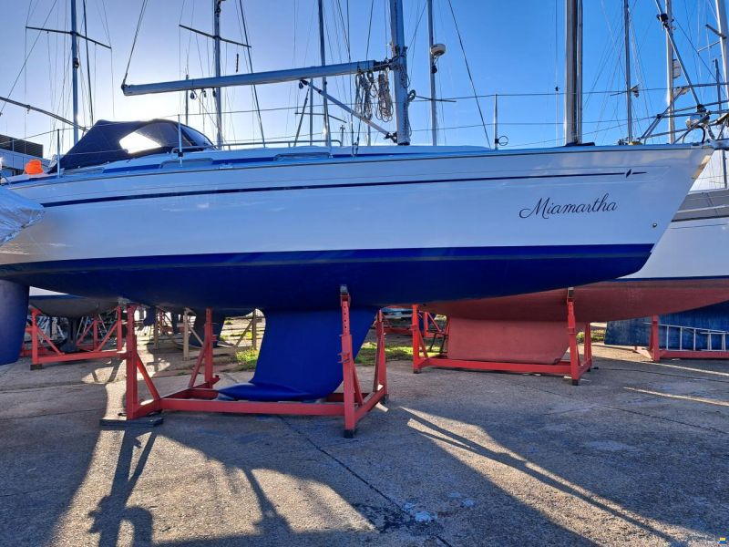 Bavaria 37