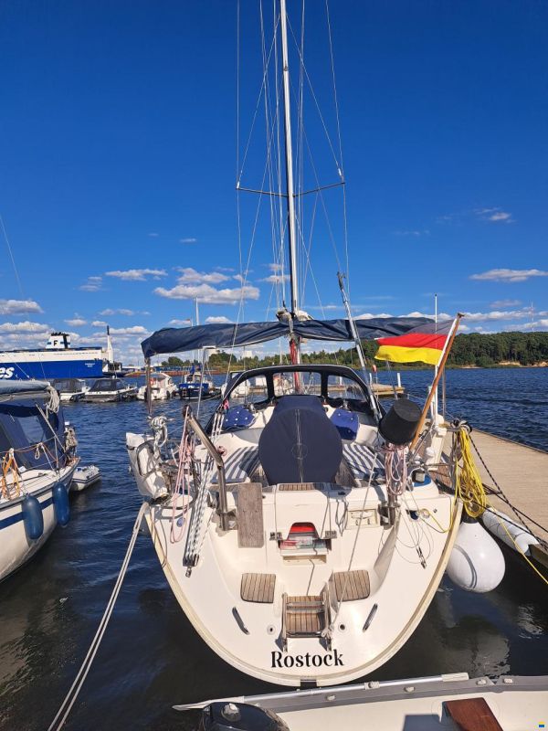 Bavaria 37