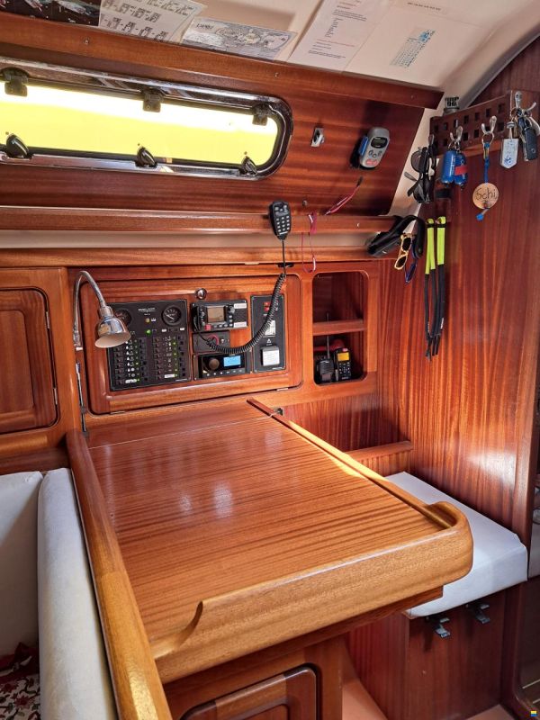 Bavaria 37