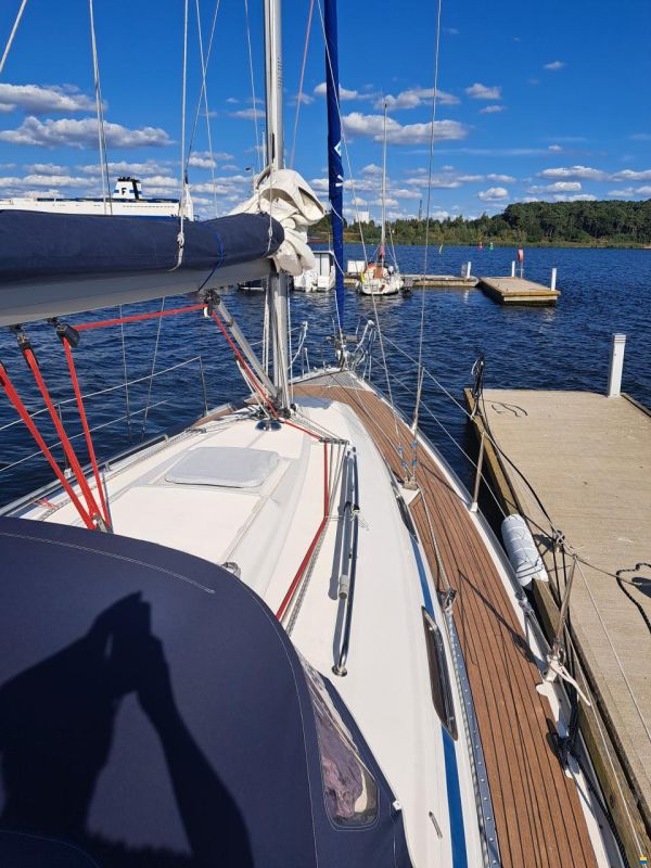 Bavaria 37