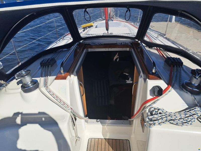 Bavaria 37