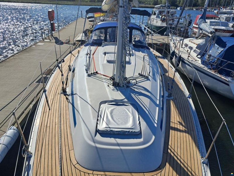Bavaria 37