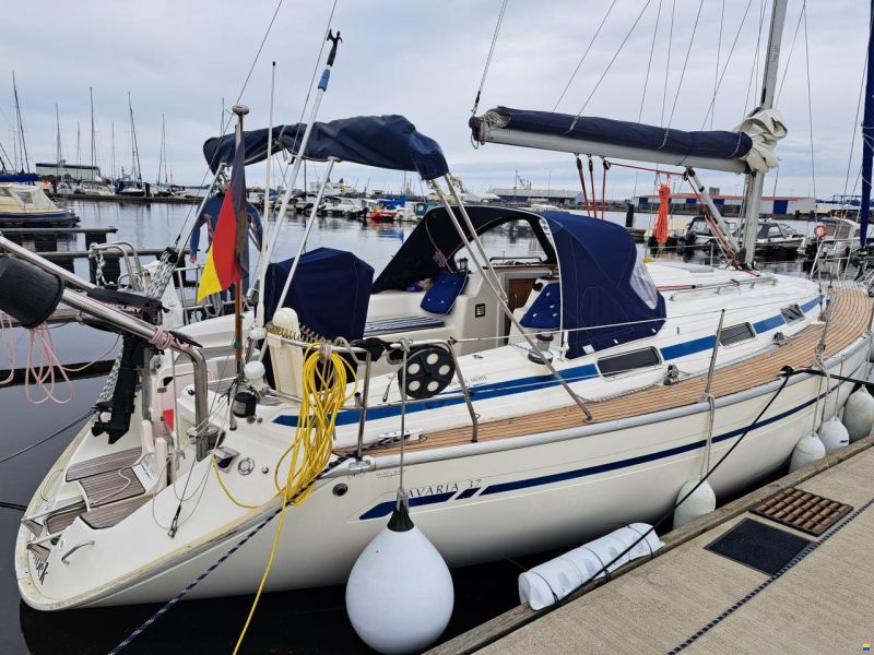 Bavaria 37