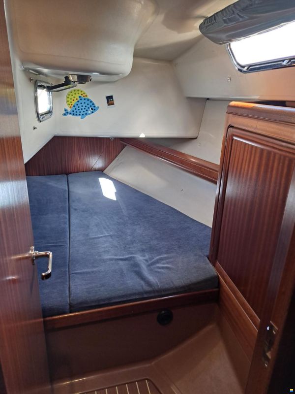Bavaria 37