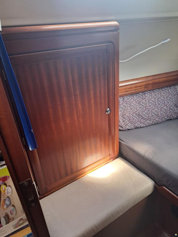 Bavaria 37