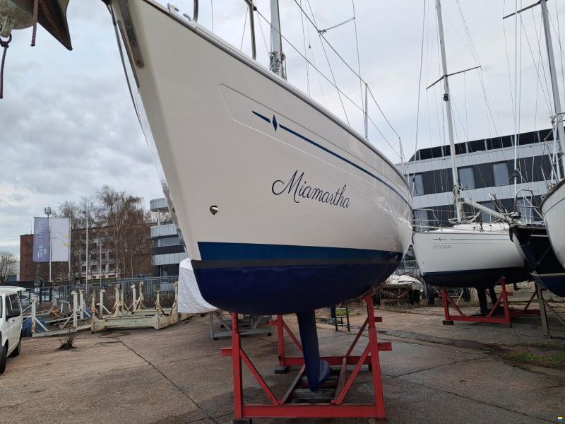 Bavaria 37